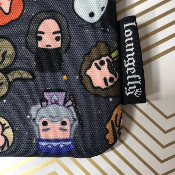 Loungefly Harry Potter make up bag - Picture 2 of 9